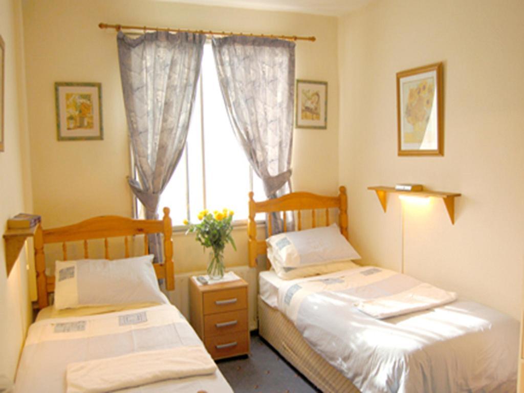 Broadway Lodge Bed And Breakfast Surbiton 객실 사진