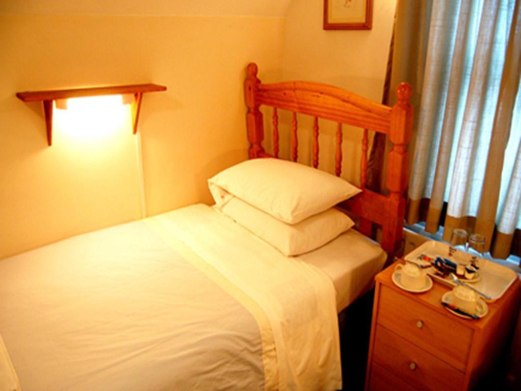 Broadway Lodge Bed And Breakfast Surbiton 객실 사진