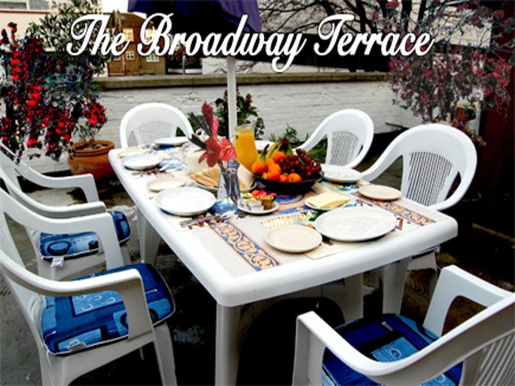 Broadway Lodge Bed And Breakfast Surbiton 외부 사진