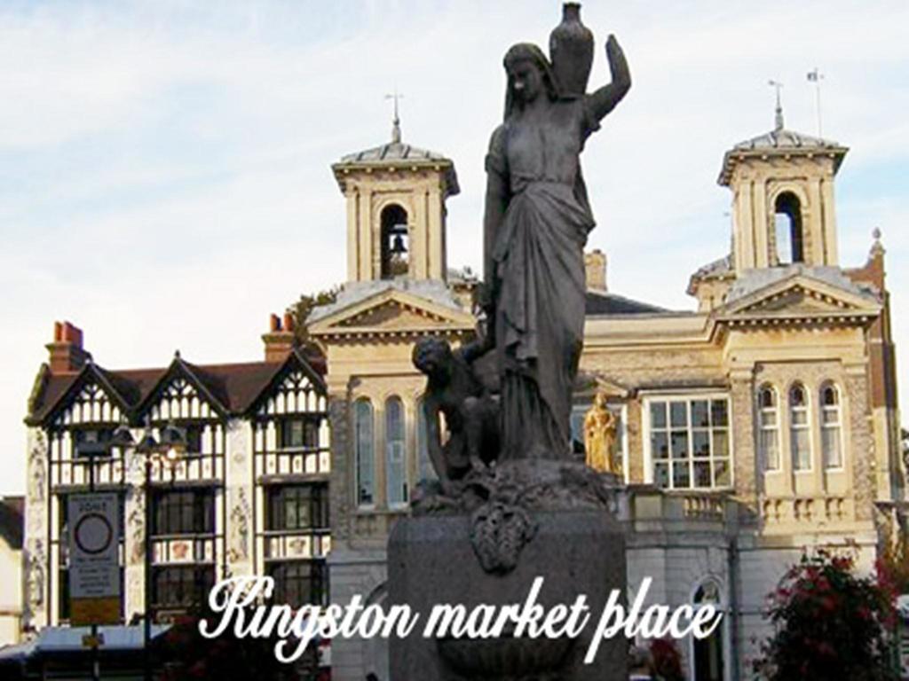 Broadway Lodge Bed And Breakfast Surbiton 외부 사진